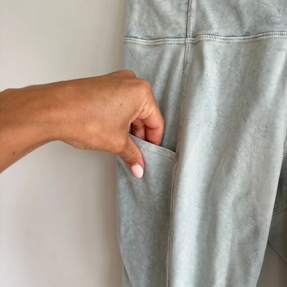 Lululemon Fast and Free Short 10" City Grit White Blue Fog - Picture 5 of 7